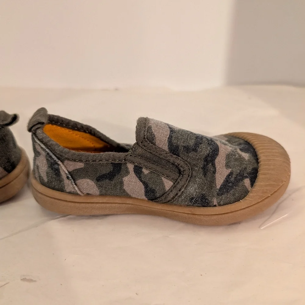 Cat & Jack Toddler Boy Green Camouflage Slip-On Sneakers in Size 7